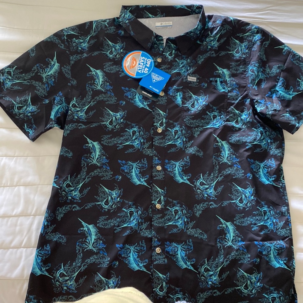 Columbine PFG (performance fishing gear) shirt. Never worn.